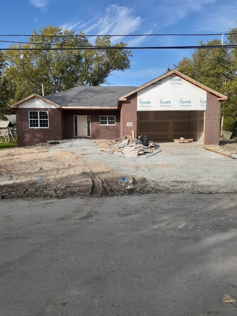 593 Farm Street - Photo 1