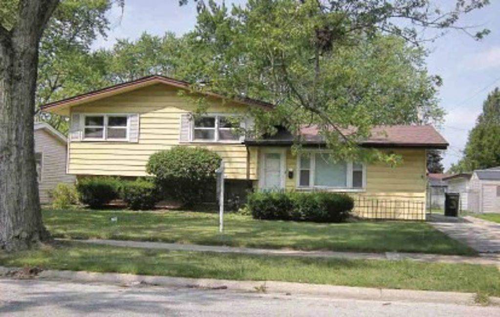 18864 Greenbay Avenue - Photo 1