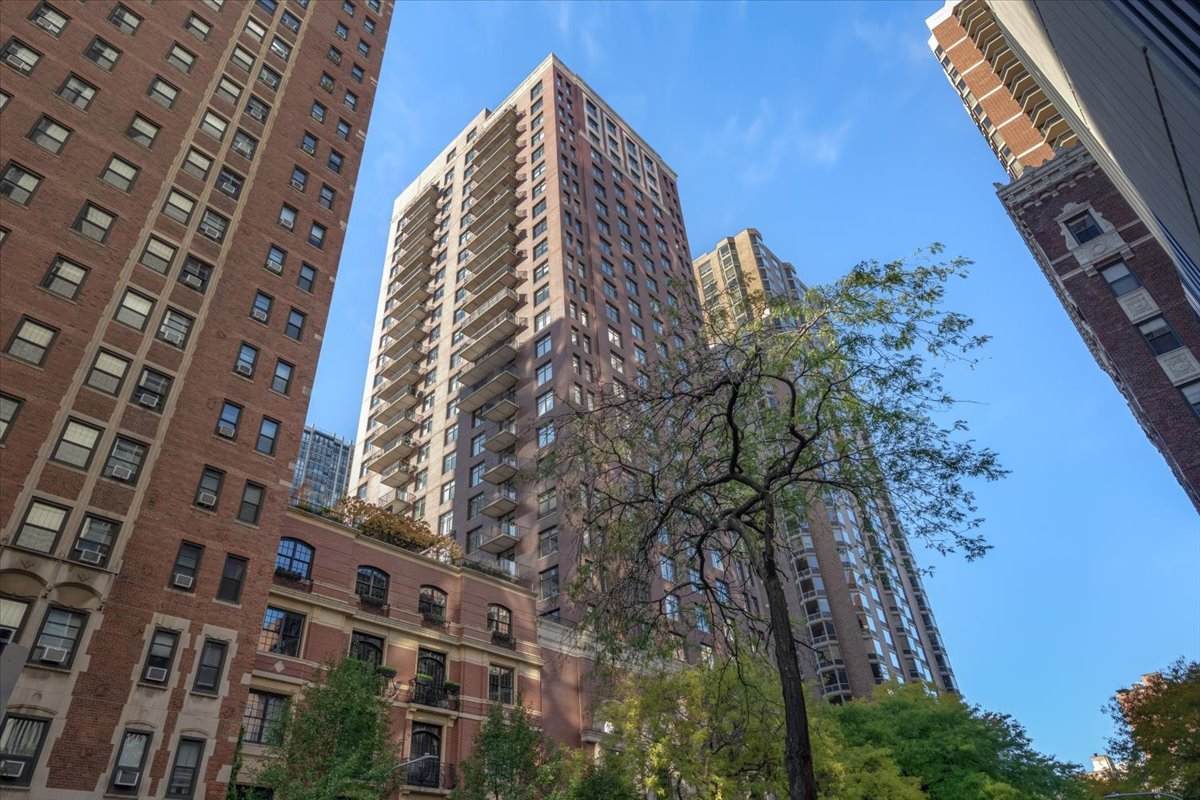 1122 Dearborn Street - Photo 1