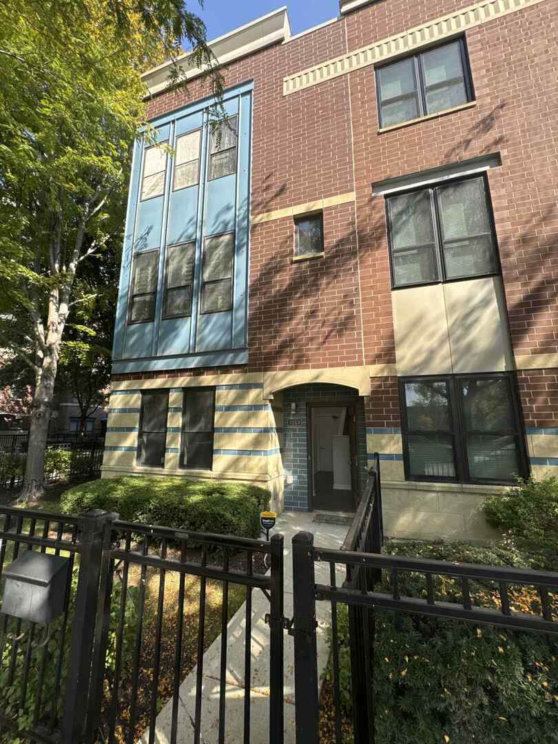 1153 Cambridge Avenue - Photo 1