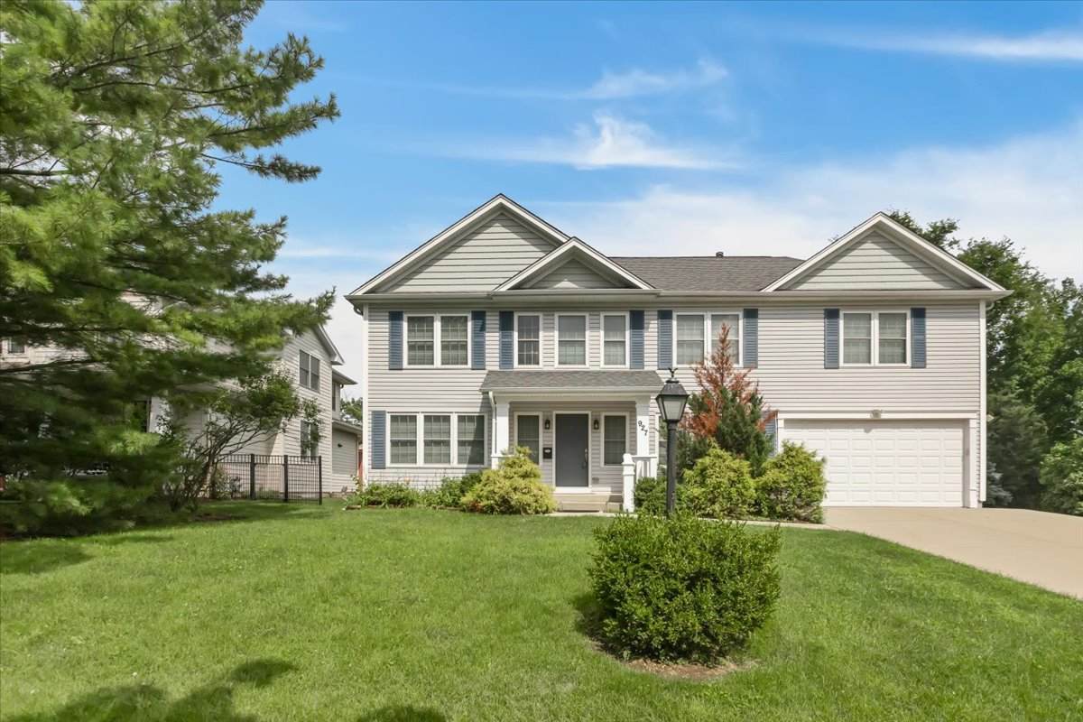 927 Charlotte Street - Photo 1