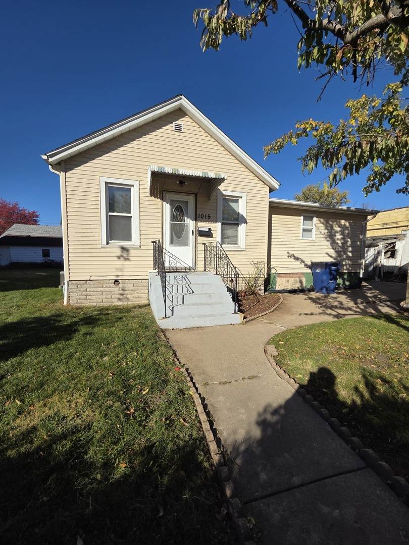 1015 8th Street - Photo 1