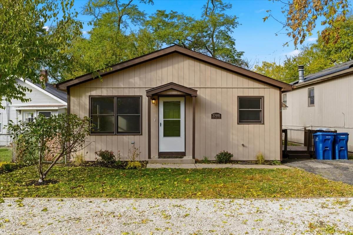 37446 Park Lane - Photo 1