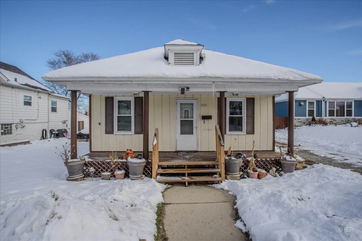 1104 Cora Street - Photo 1