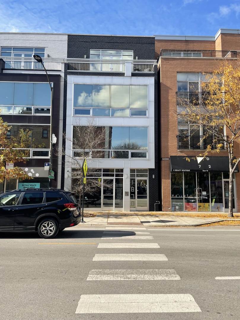 1870 Damen Avenue - Photo 1