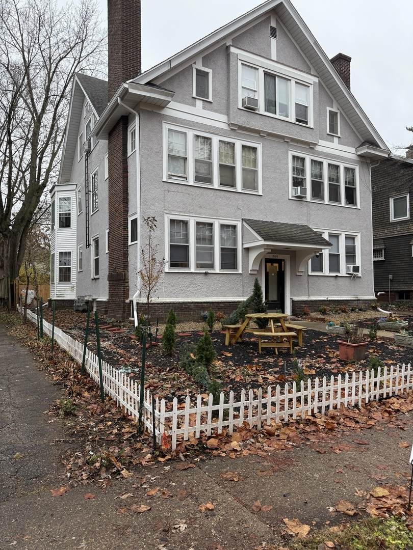 709 Nevada Street - Photo 1