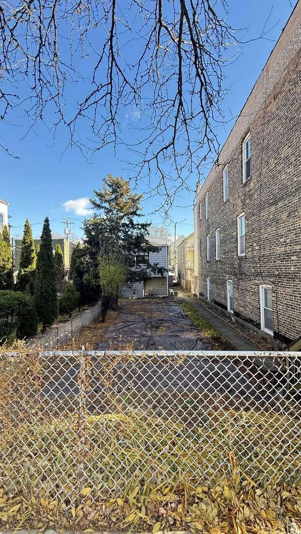 3535 Damen Avenue - Photo 1