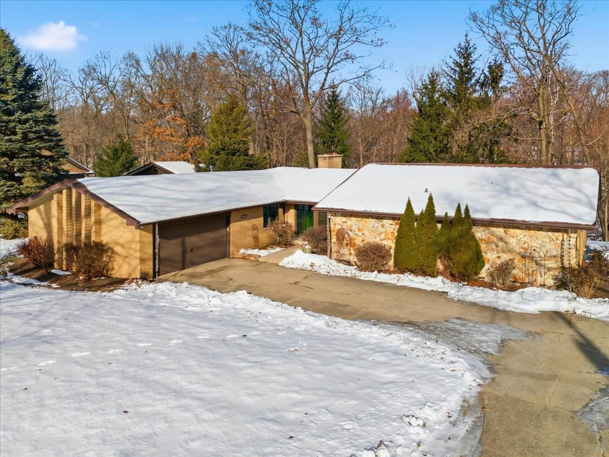 10160 Fairbanks Avenue - Photo 1