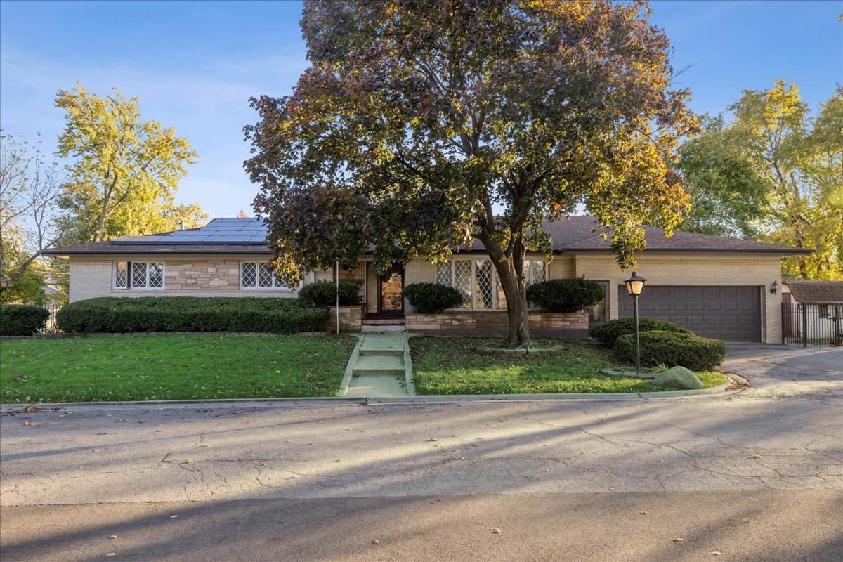 10129 Westmanor Drive - Photo 1