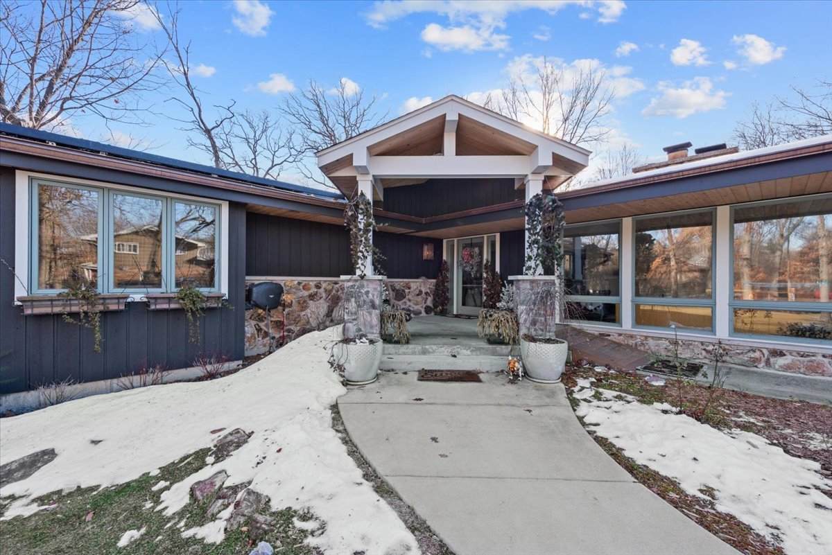 2655 Crestwood Lane - Photo 1