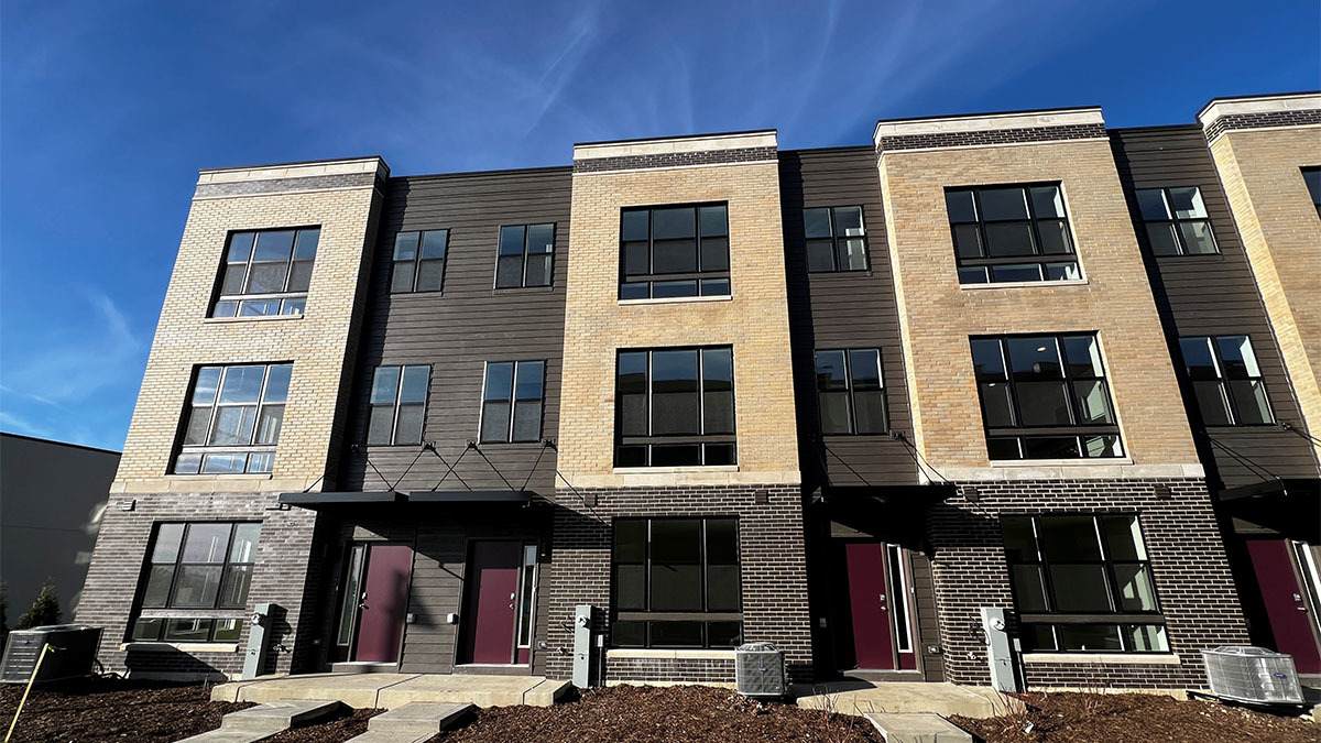 383 Summit Circle - Photo 1