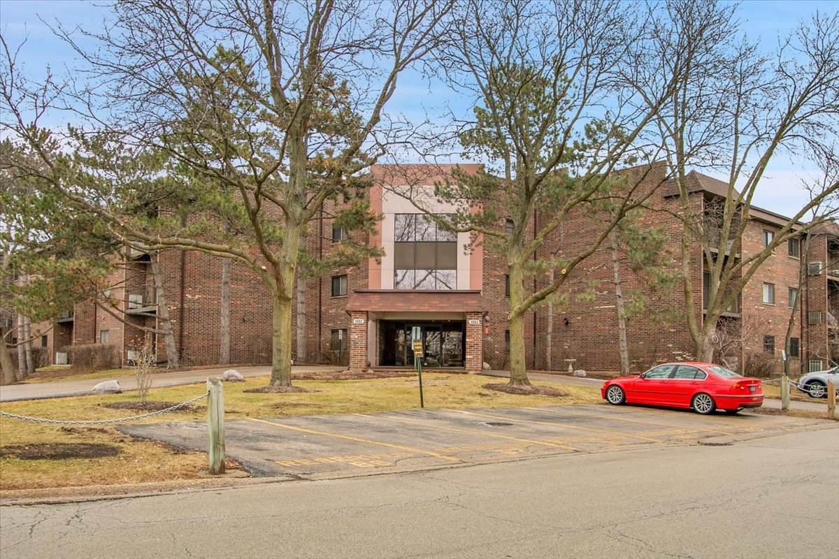 1002 Castilian Court - Photo 1