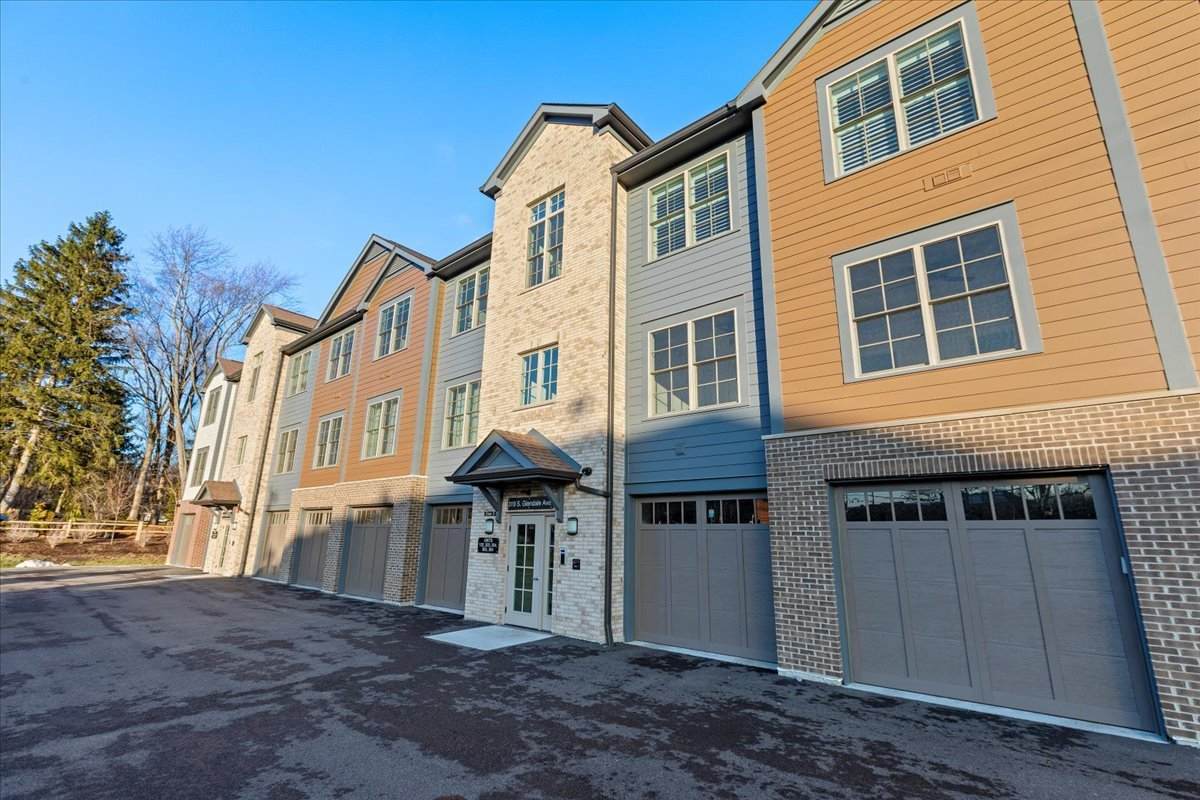 319 Glendale Avenue - Photo 1