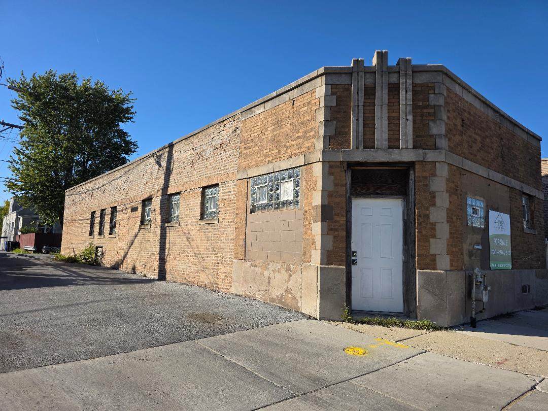 3448 Ashland Avenue - Photo 1