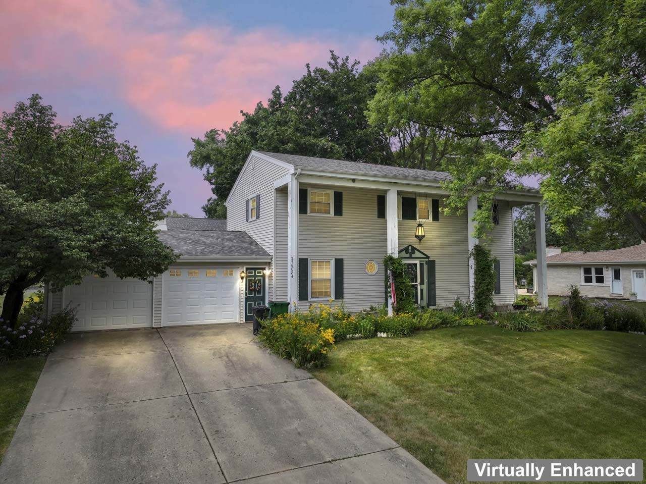 27W084 Fleming Drive - Photo 1