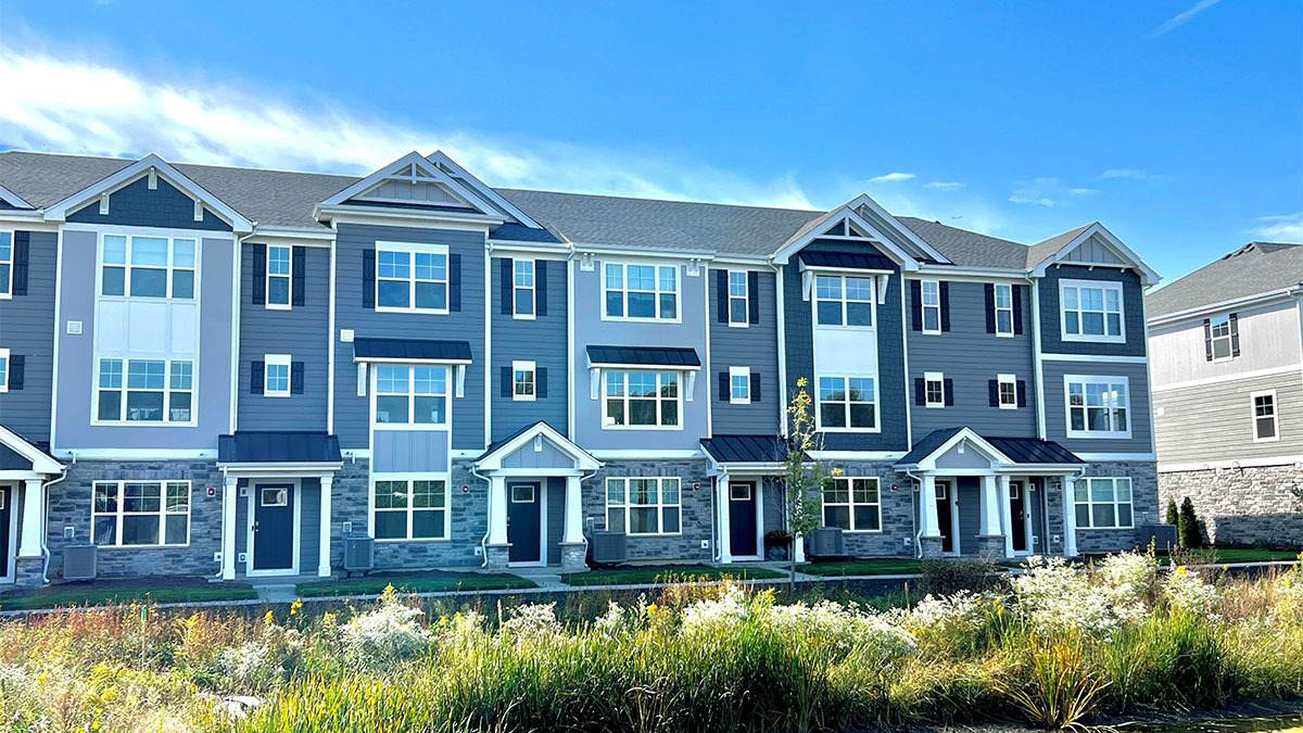 422 Lakeshore Court - Photo 1