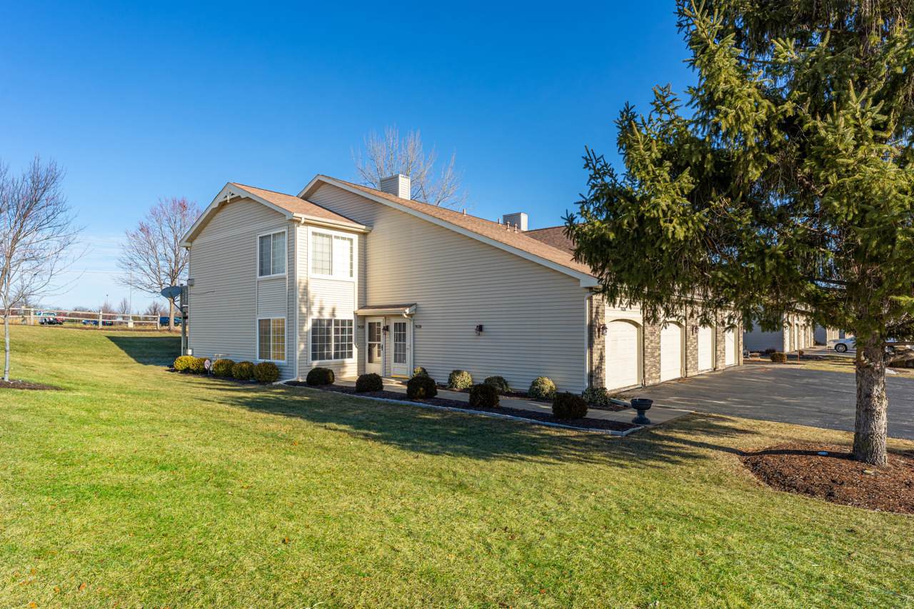 7636 Creek Bend - Photo 1