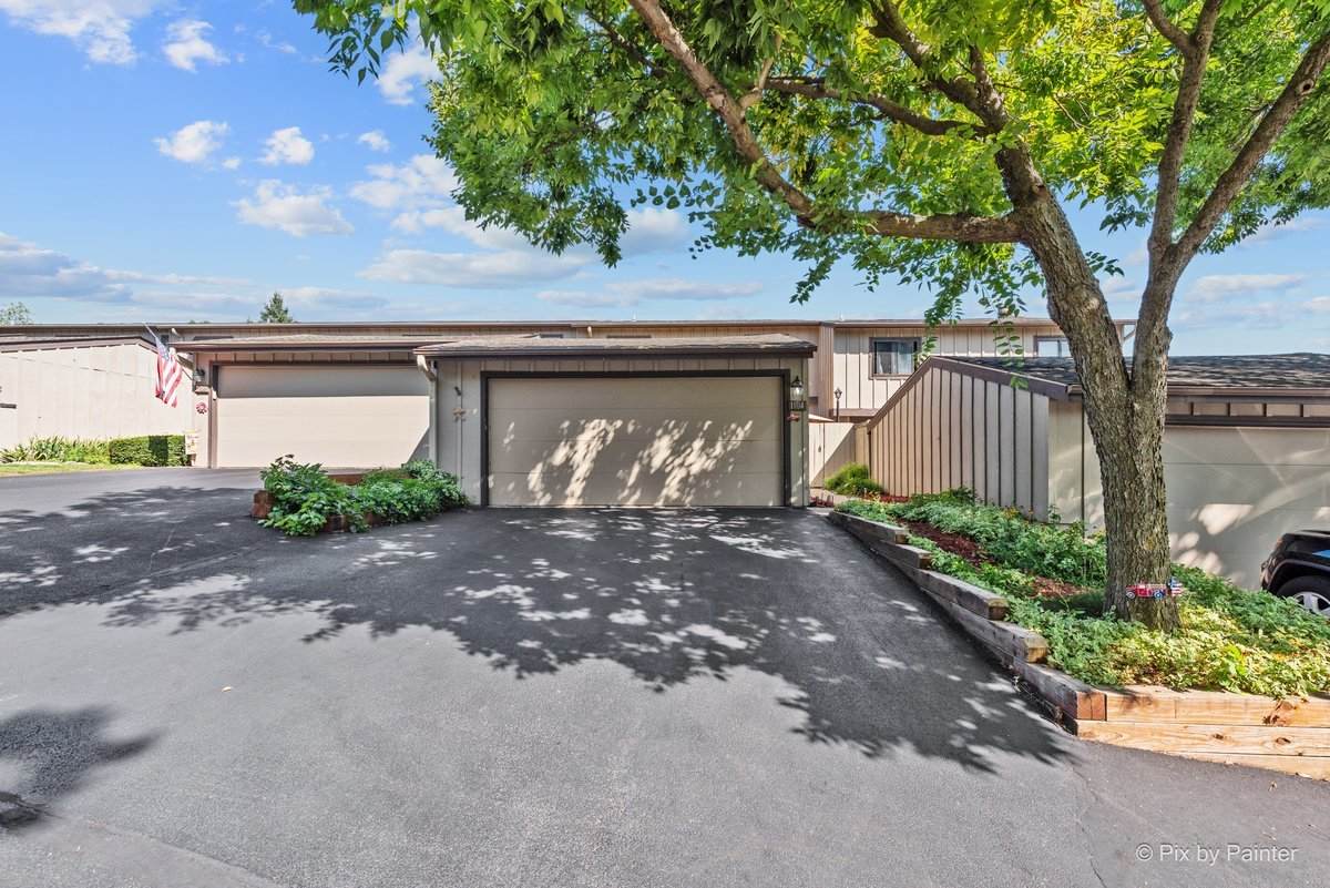 1104 Florimond Drive - Photo 1