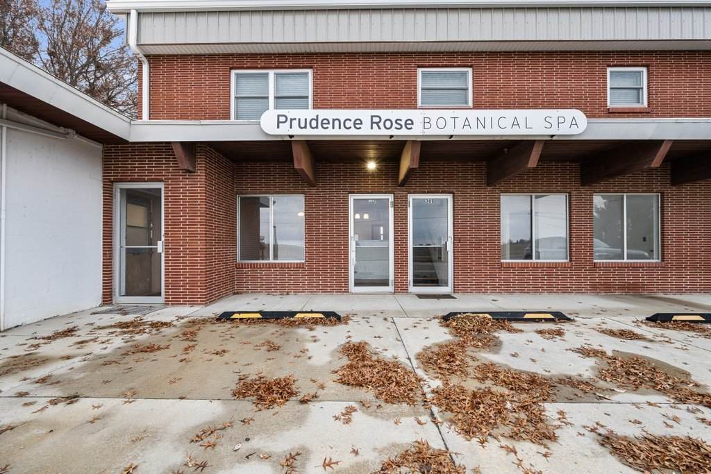 102 Townsedge Road - Photo 1