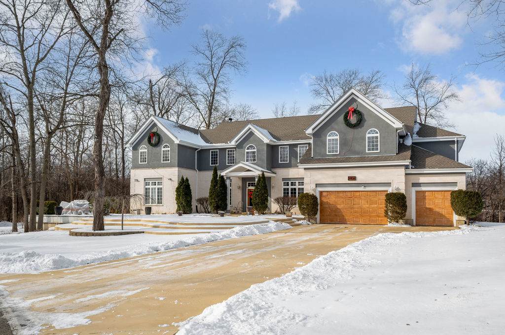 28W280 Oak Creek Court - Photo 1