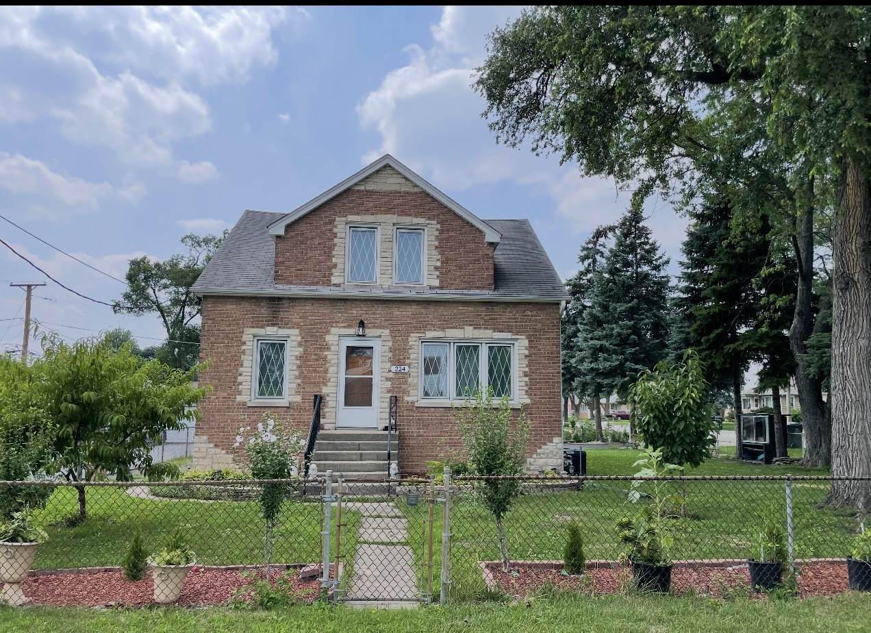 224 Spruce Avenue - Photo 1