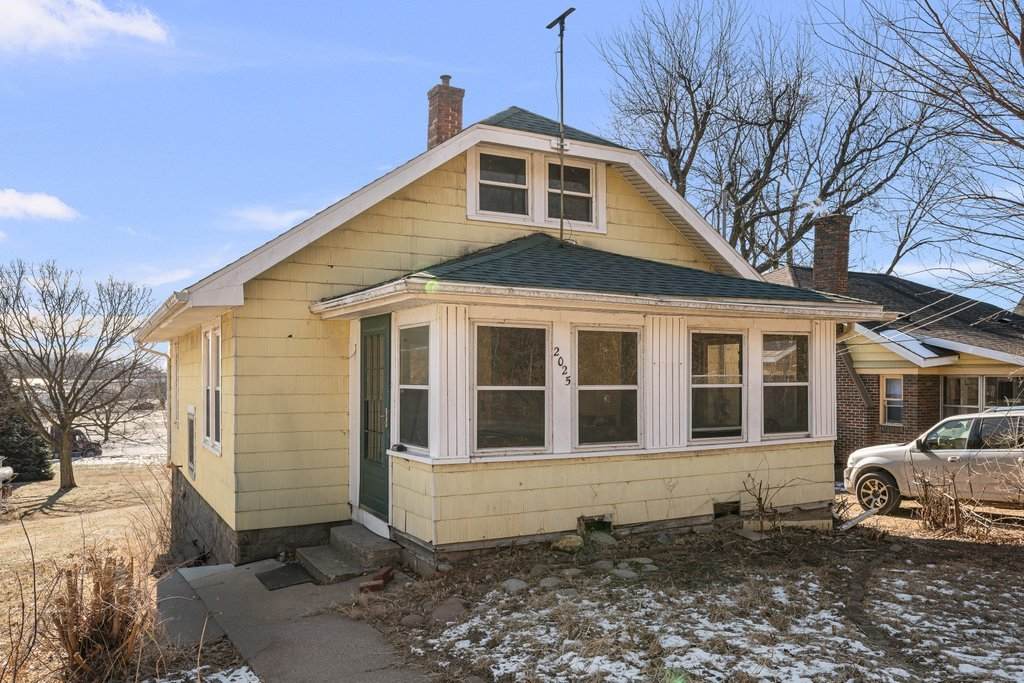 2025 Bluff Boulevard - Photo 1