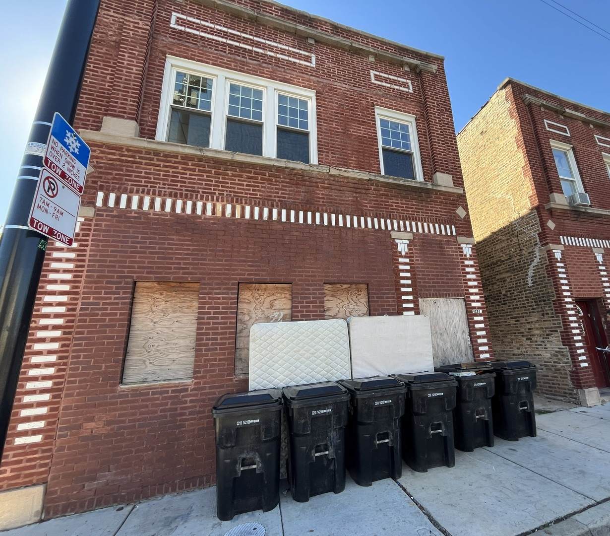 4263 Montrose Avenue - Photo 1