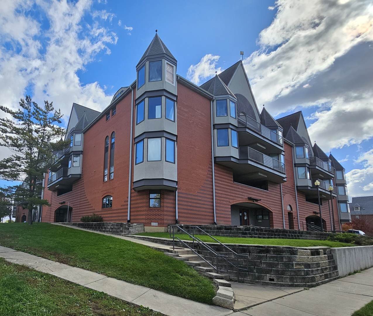 1806 Cottage Grove Avenue - Photo 1