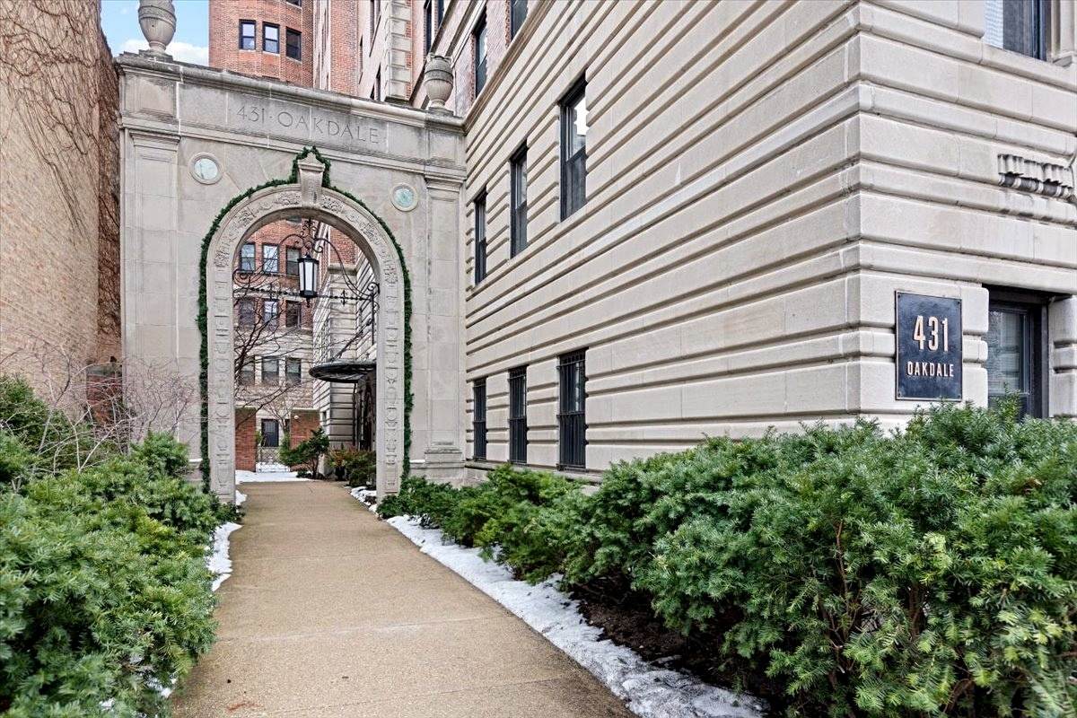 431 Oakdale Avenue - Photo 1