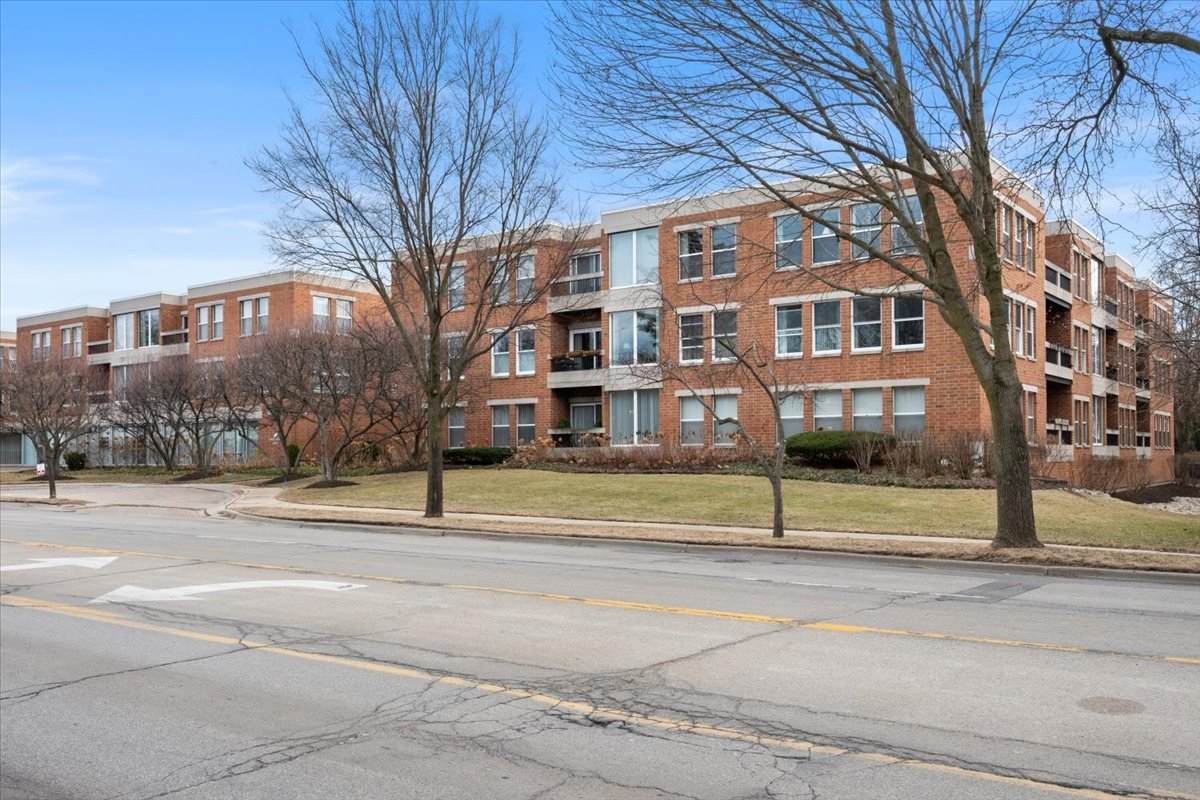 1925 Lake Avenue - Photo 1