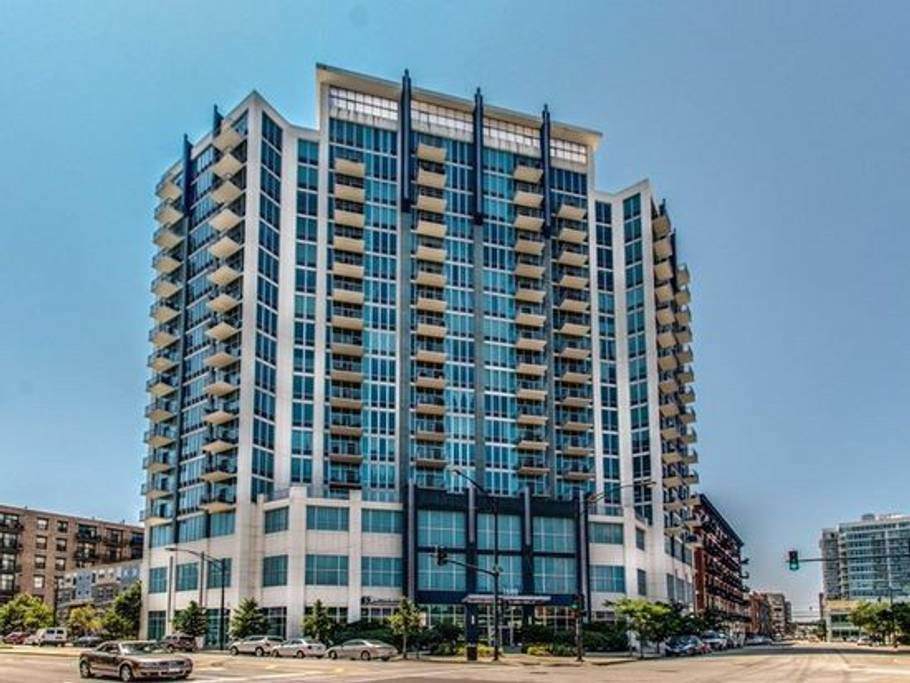1600 Indiana Avenue - Photo 1