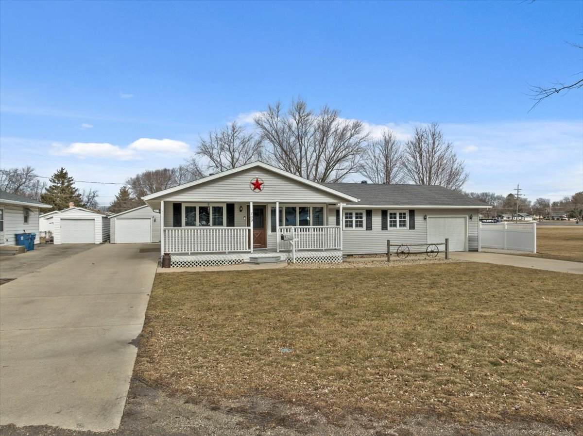 709 Meade Street - Photo 1