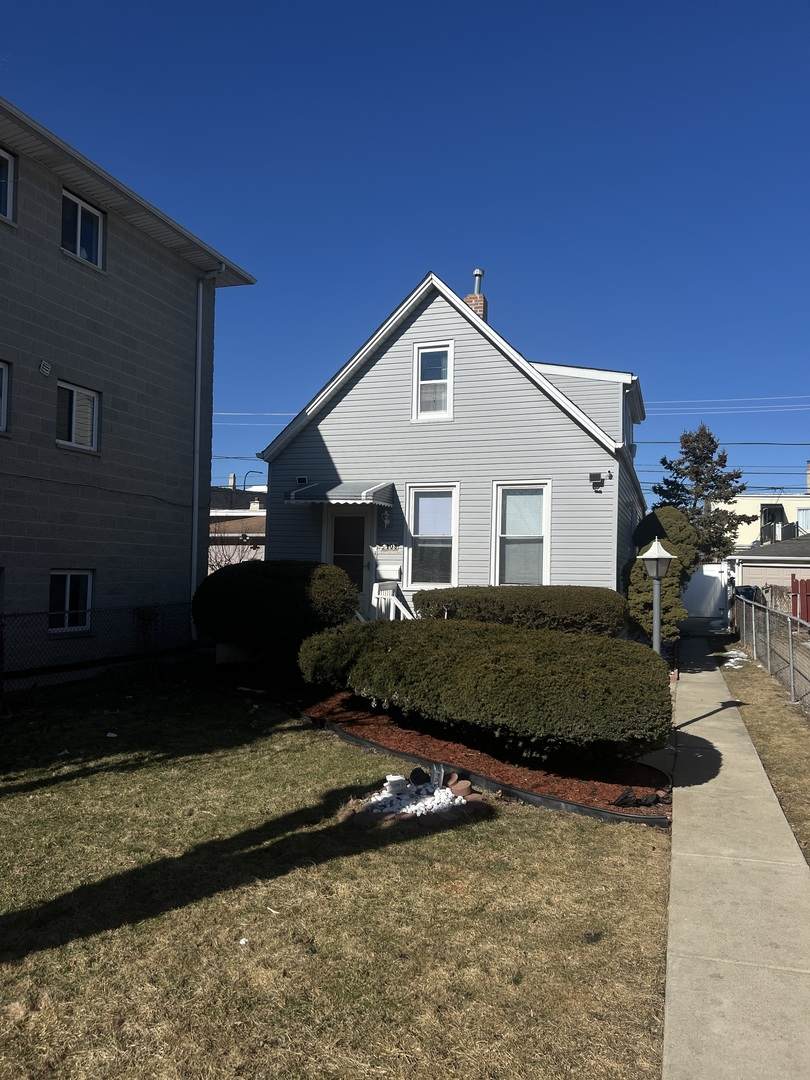 5416 25th Place - Photo 1