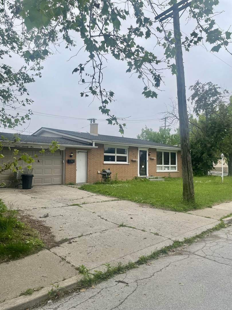 775 Greenbay Avenue - Photo 1