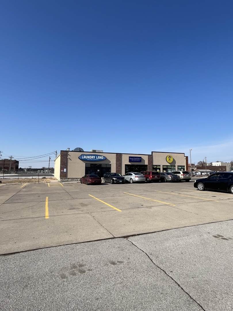 1115 W 2nd Street - Photo 1