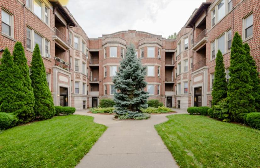 431 Oakwood Boulevard - Photo 1