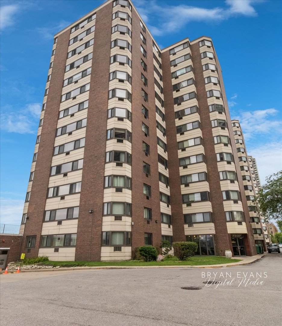 7337 South Shore Drive - Photo 1
