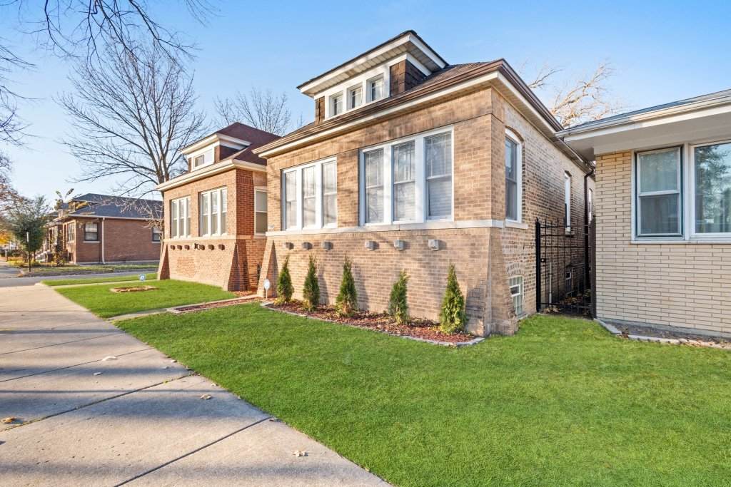 602 88th Place - Photo 1