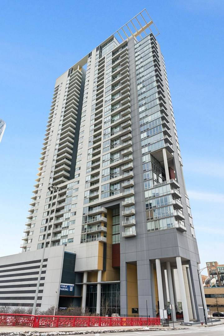 737 Washington Boulevard - Photo 1