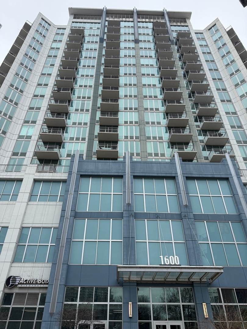 1600 Indiana Avenue - Photo 1