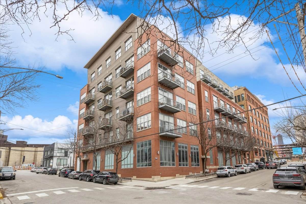 824 Superior Street - Photo 1