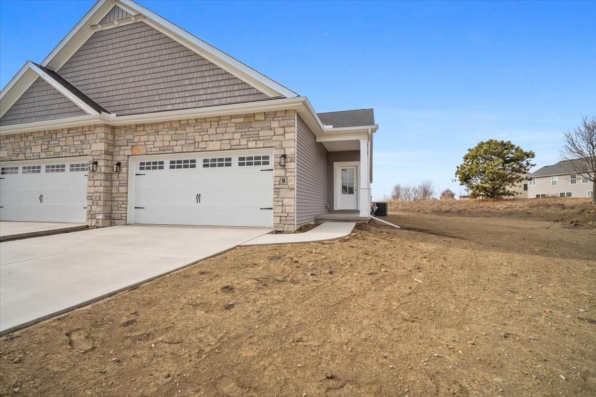 8 Stone Mill Court - Photo 1