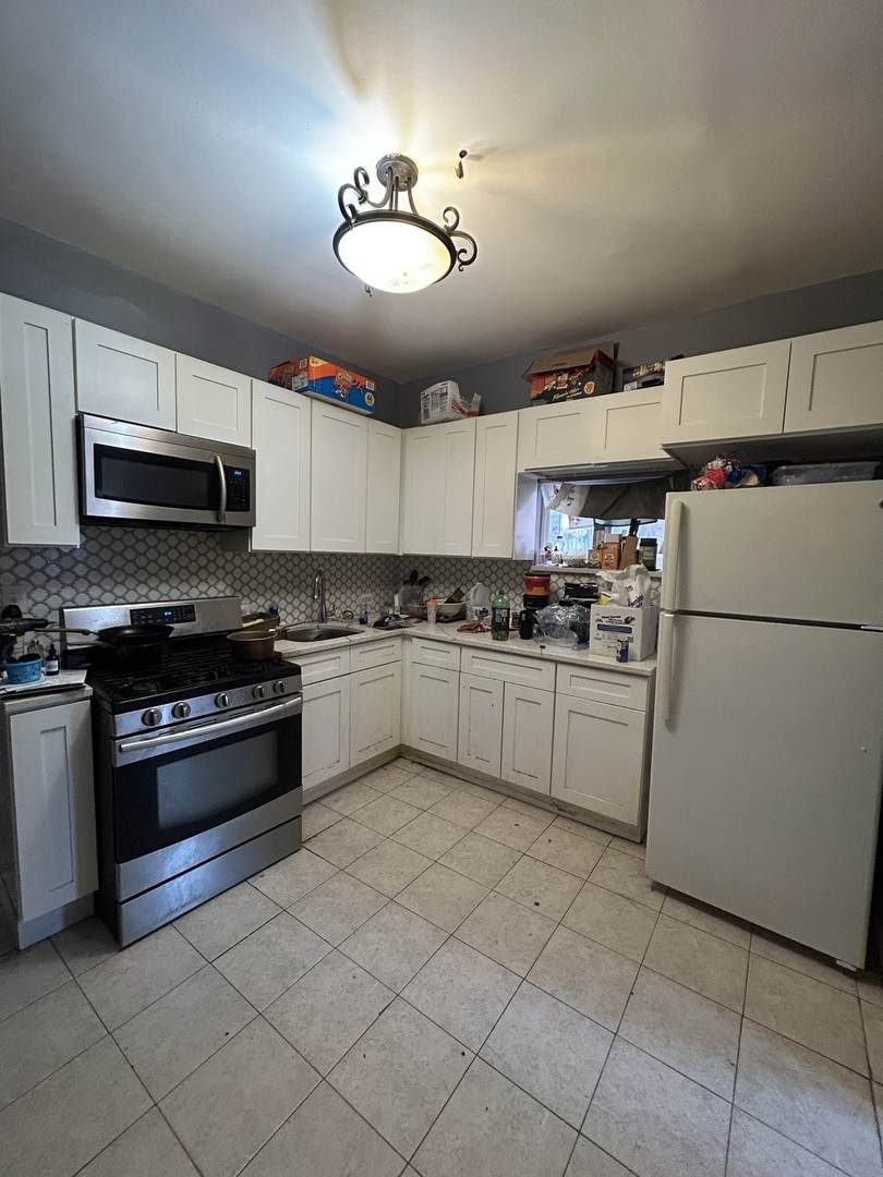 8211 Saginaw Avenue - Photo 1