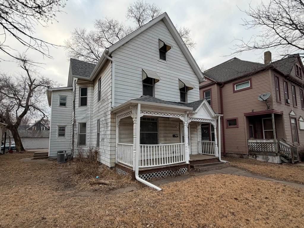 718 17th Street - Photo 1