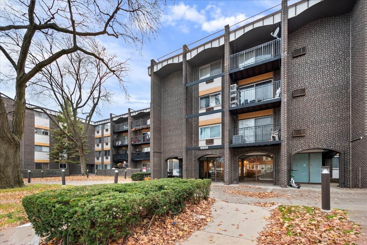 6800 California Avenue - Photo 1