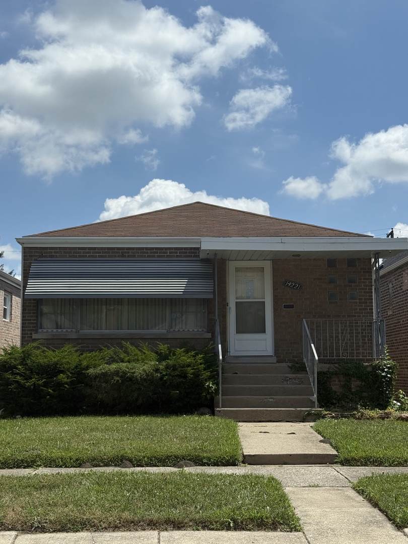 14221 Emerald Avenue - Photo 1