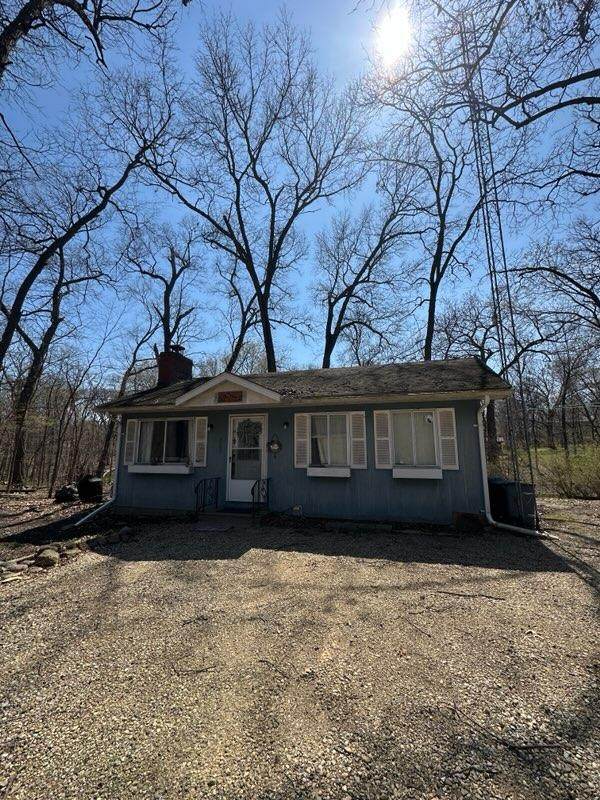 4 Malibu Drive - Photo 1