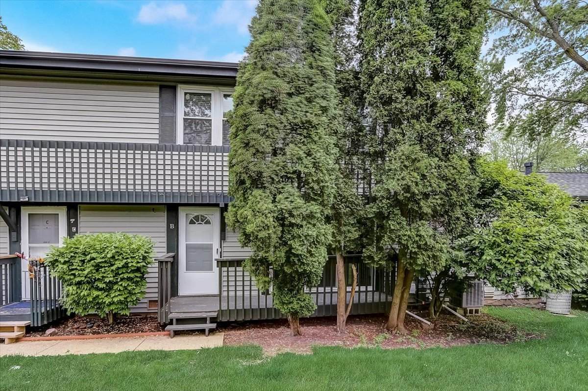 231 Dakota Court - Photo 1