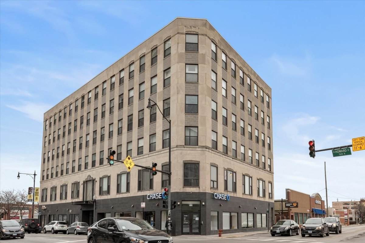 1791 Howard Street - Photo 1