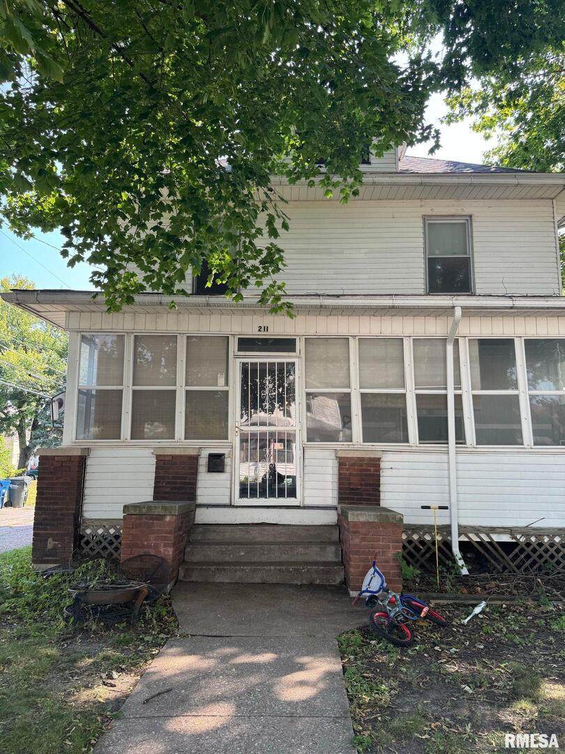 211 Cedar Street - Photo 1